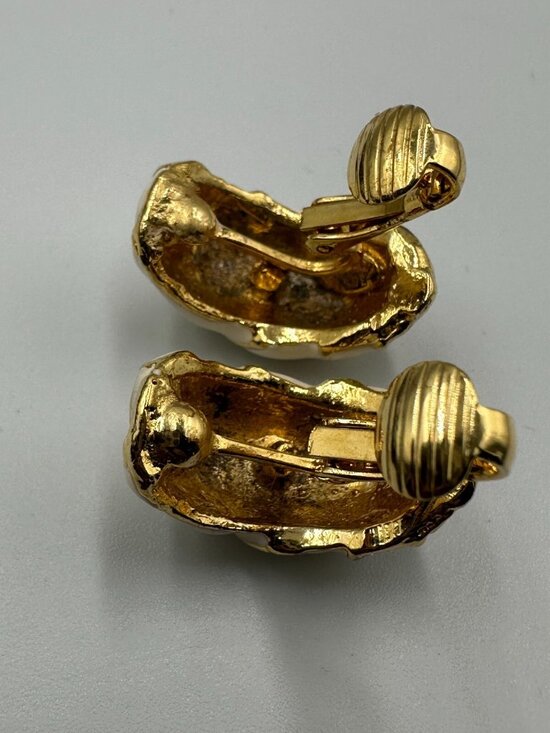 Vintage Kenneth Jay Lane Jewelry Set Gold Tone Cream Ring Clip-On Earrings - Picture 12 of 16